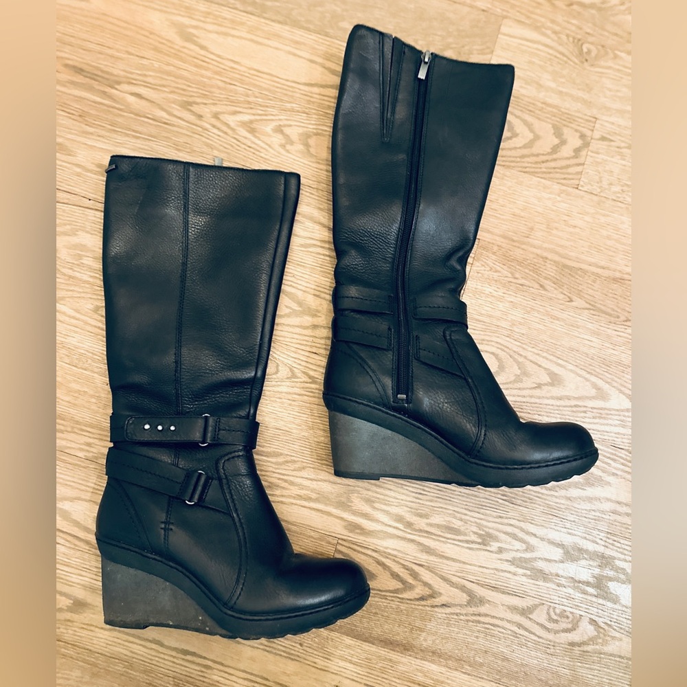 Clark’s black boots